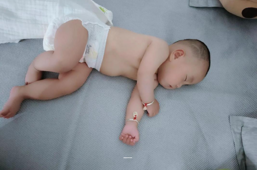 梅州宝宝上火有眼屎